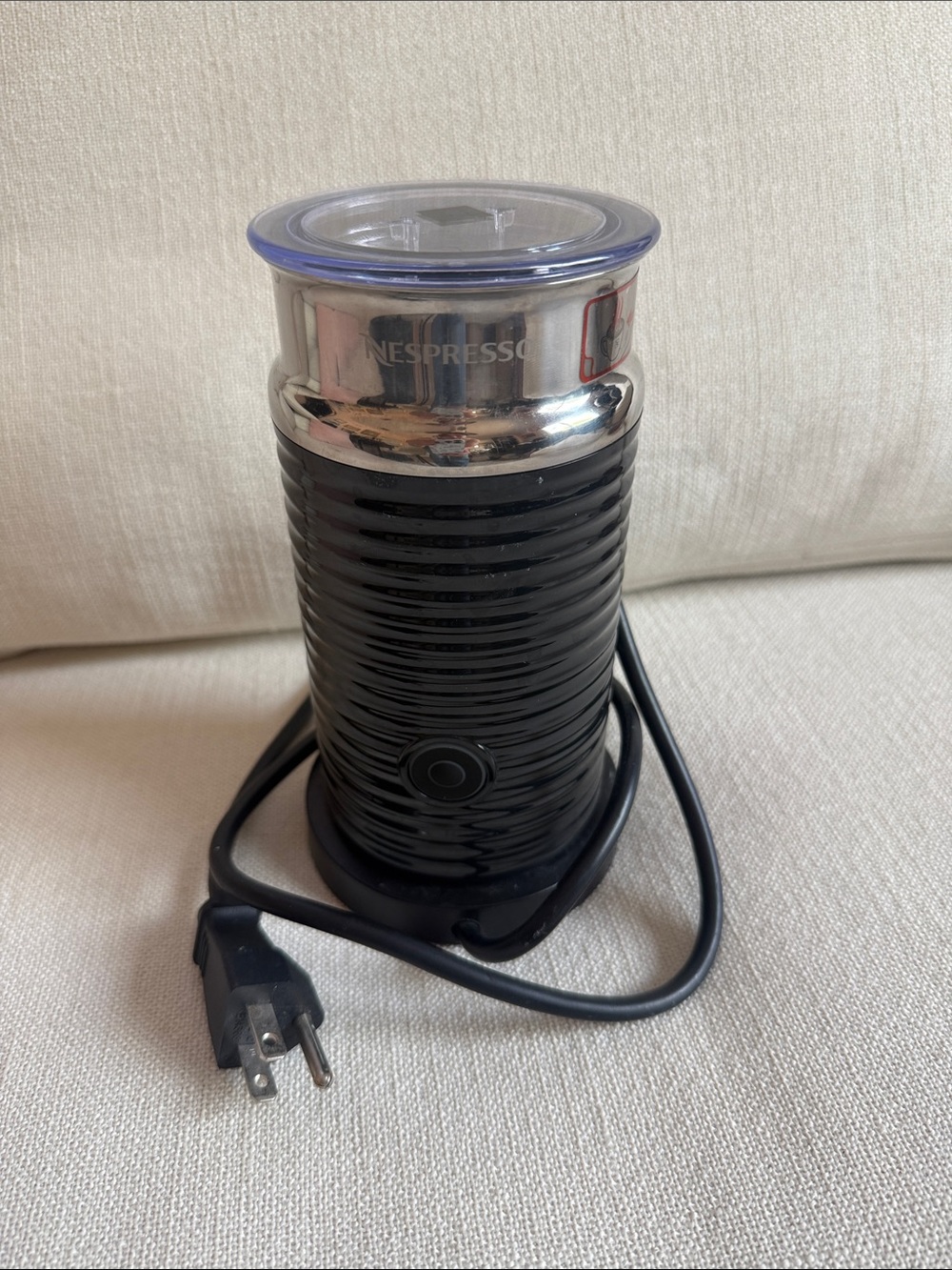 Nespresso Aeroccino 3 Milk Frother - perfect works no flaws